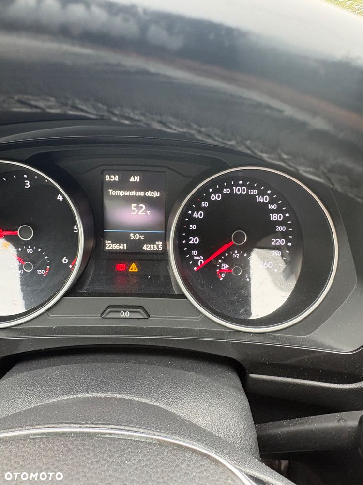 Volkswagen Tiguan - 9