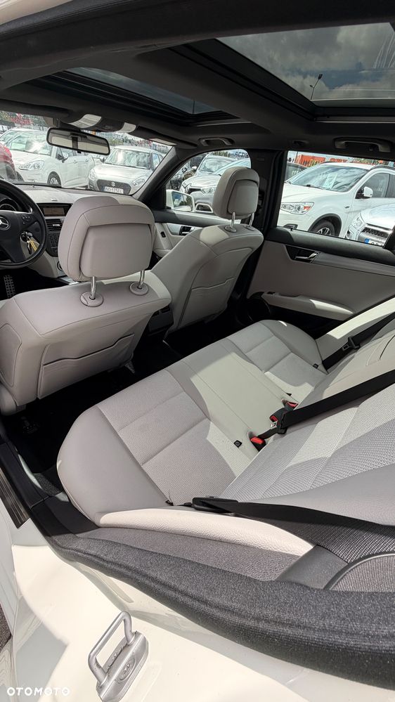 Mercedes-Benz Klasa C 180 Kompressor Avantgarde - 32
