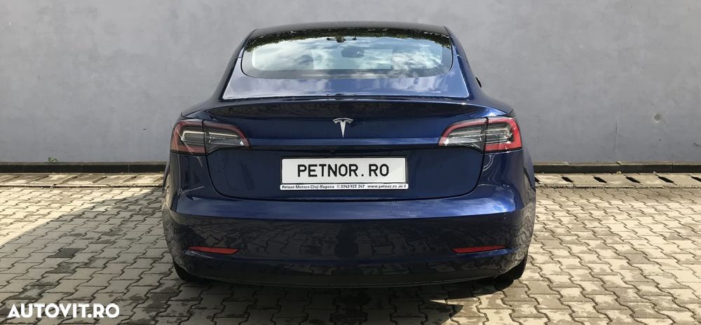 Tesla Model 3 RWD - 13