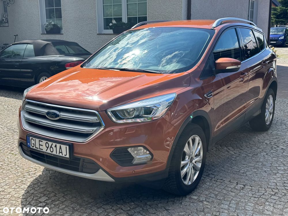 Ford Kuga 1.5 EcoBoost 2x4 Titanium - 1
