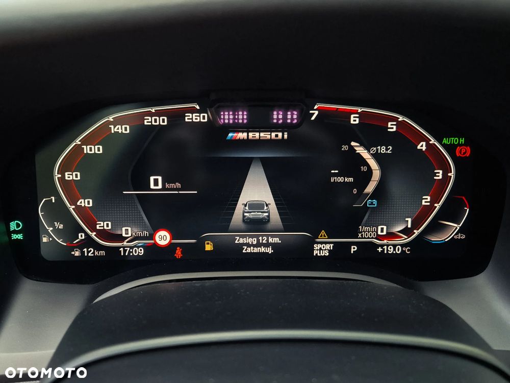 BMW Seria 8 - 19