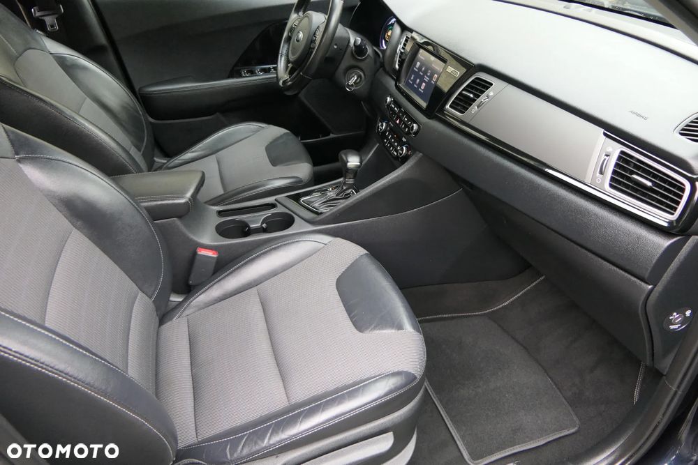 Kia Niro 1.6 GDI HEV 2WD OPF Edition 7 - 22