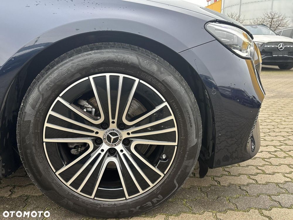 Mercedes-Benz Klasa E - 9