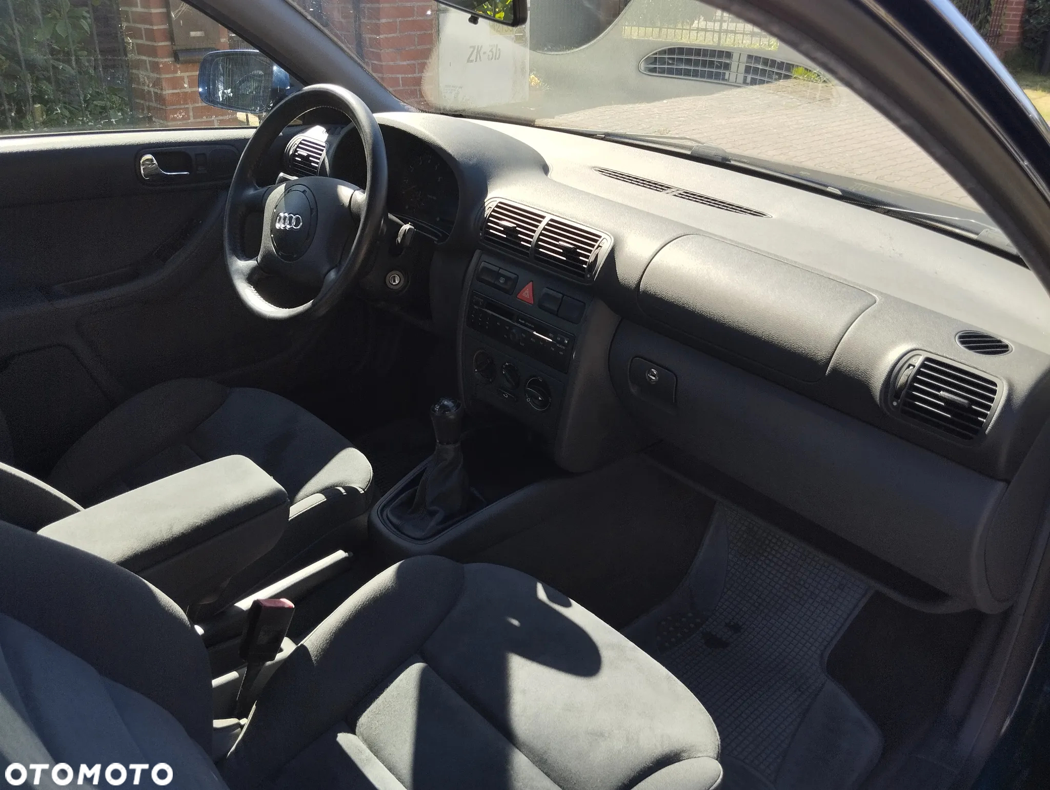 Audi A3 1.6 Ambiente - 21