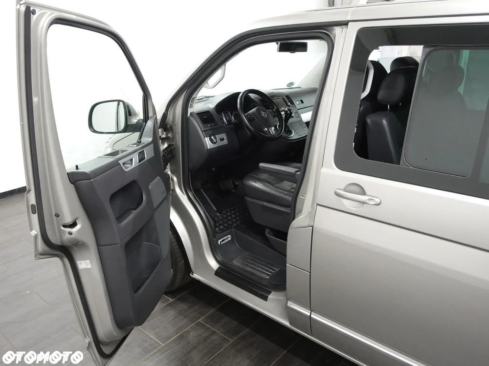 Volkswagen Multivan - 17