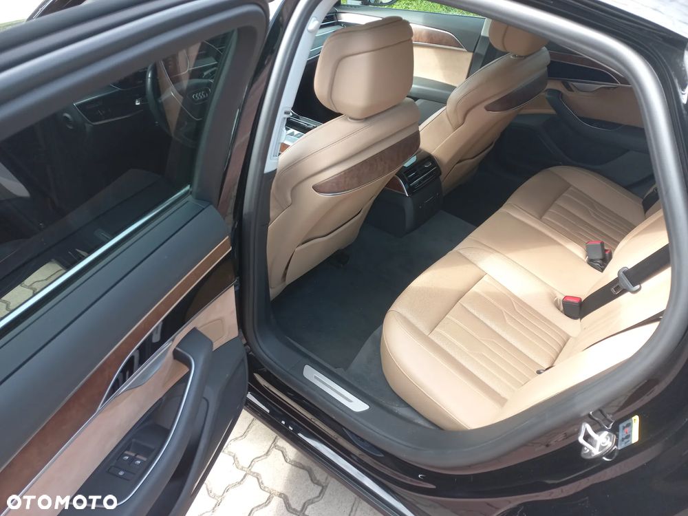 Audi A8 - 10