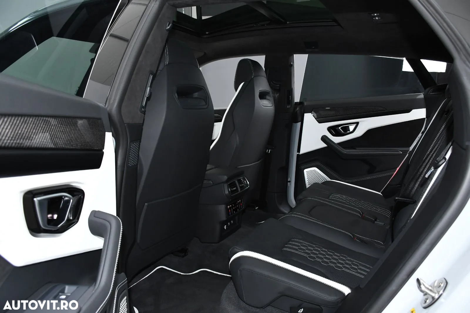 Lamborghini URUS - 19