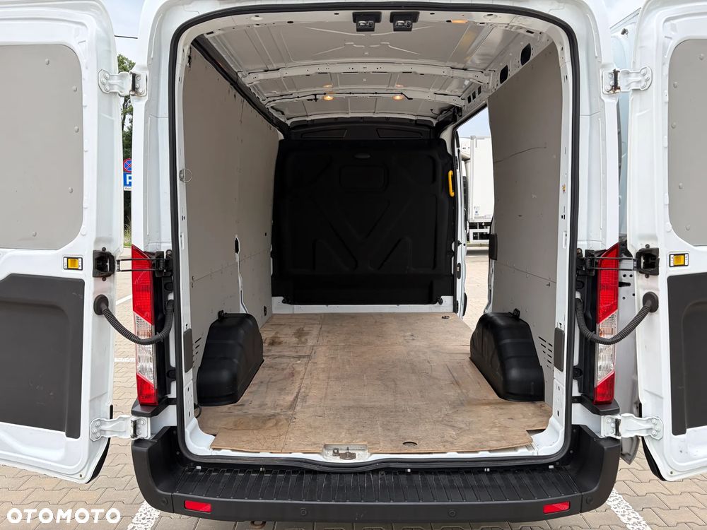 Ford Transit 350 - 18