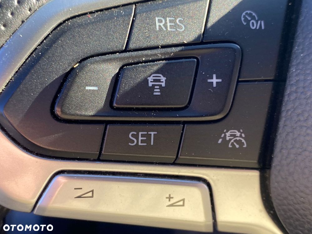 Volkswagen Passat Variant 2.0 TSI 4Mot R-Line Edition DSG - 19