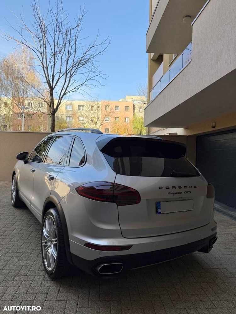 Porsche Cayenne 3.0 L - 5
