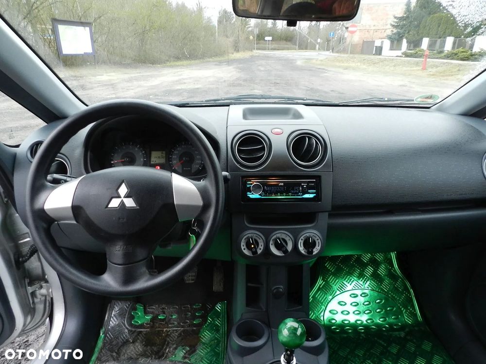 Mitsubishi Colt - 13