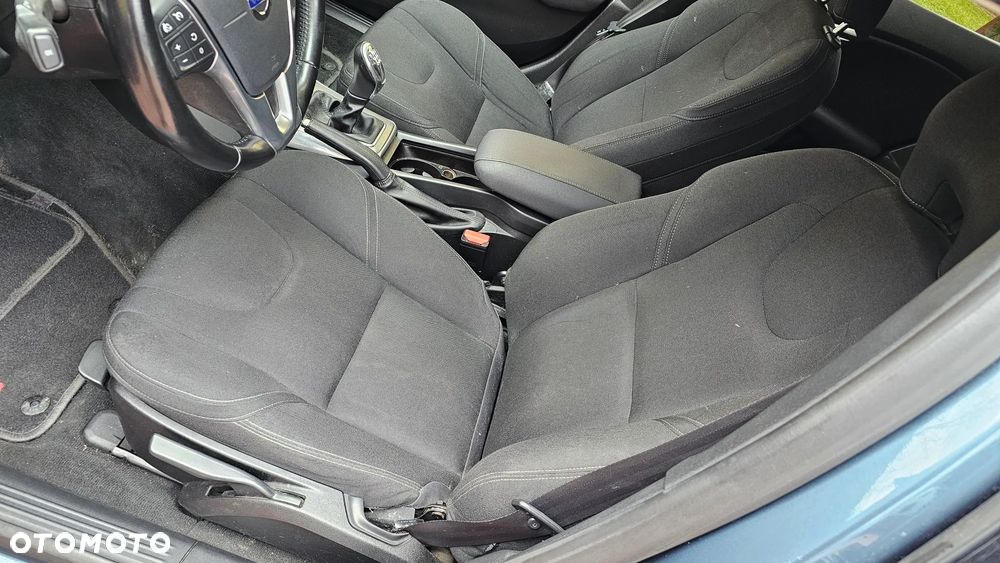 Volvo V40 T3 Momentum - 29