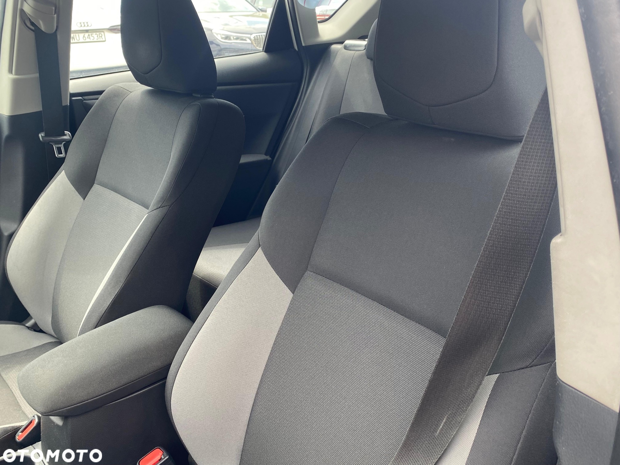 Toyota Auris 1.33 VVT-i Comfort - 17