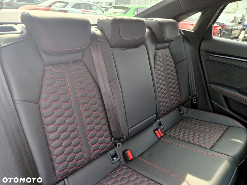 Audi RS3 Limousine - 13