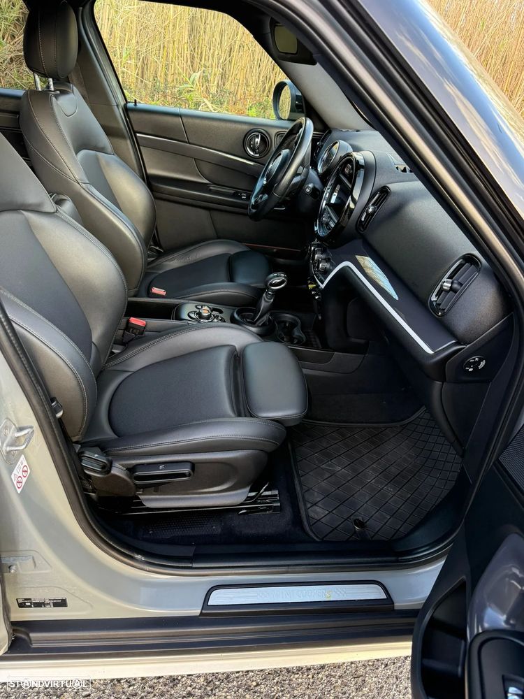 MINI Countryman Cooper SE ALL4 Auto - 11