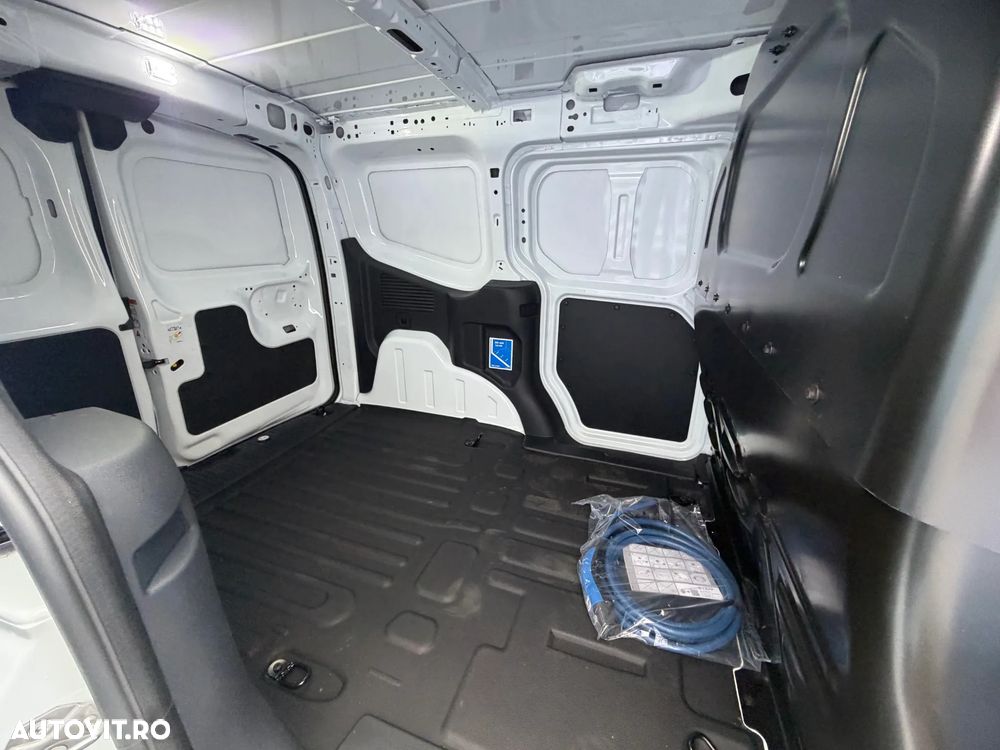 FORD Courier 2026 — imagine 12