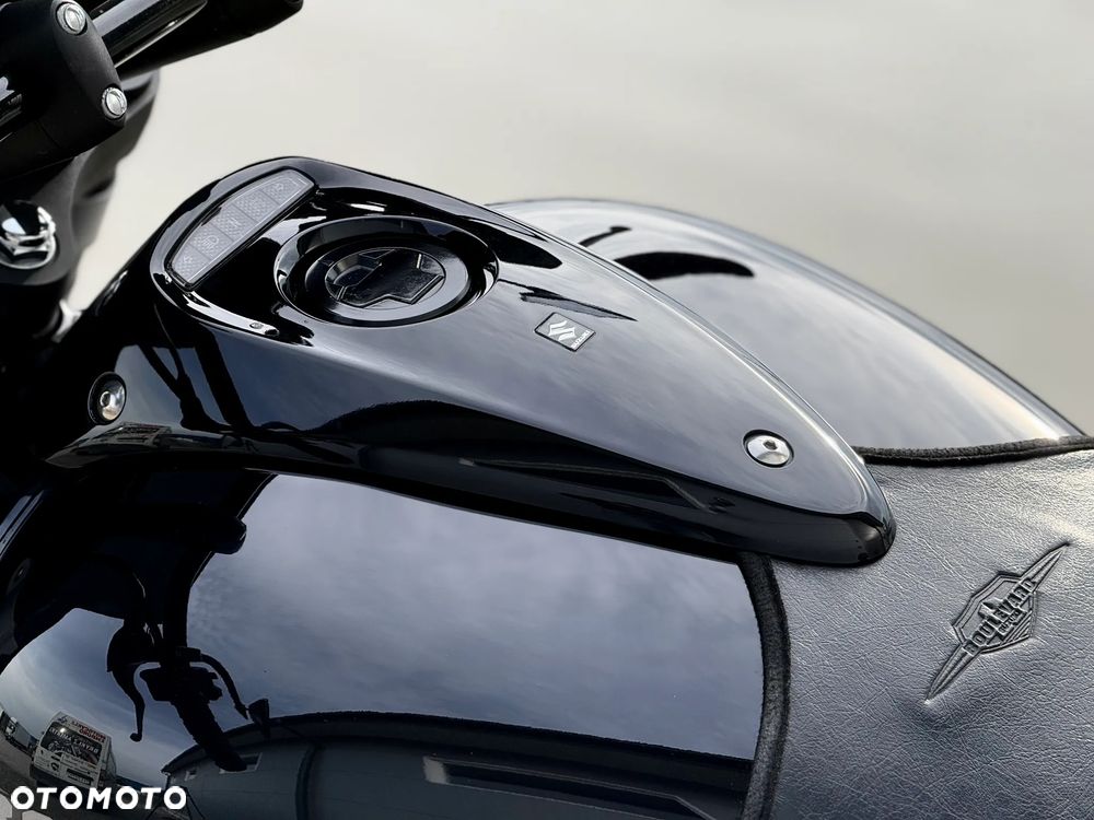 Suzuki Boulevard - 28