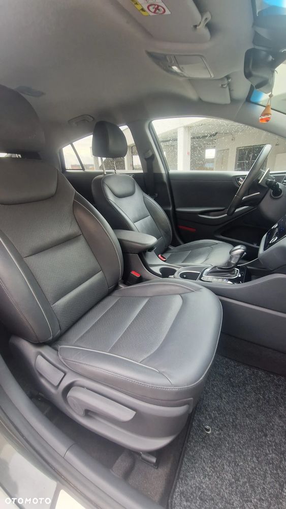 Hyundai IONIQ Hybrid Platinum - 8
