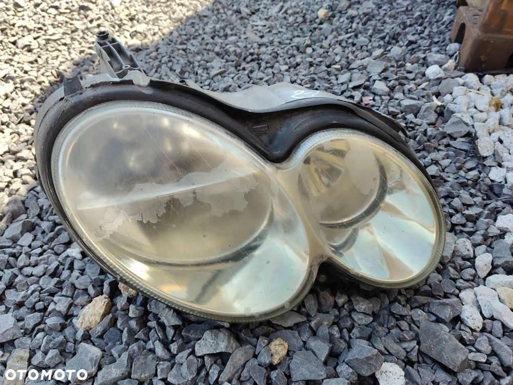 MERCEDES W209 CLK LAMPA przednia przód Prawa Lewa CAŁE ZACZEPY! uk H7 - 13