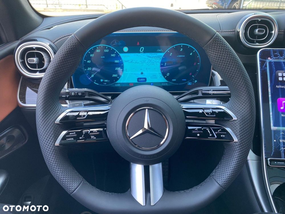 Mercedes-Benz GLC - 13