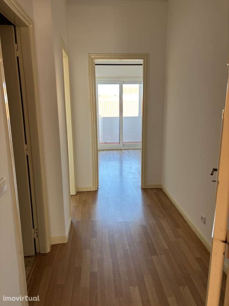 Arrenda-se apartamento T2 na Rua Cidade de Santa Clara da Califórnia - Grande imagem: 2/31