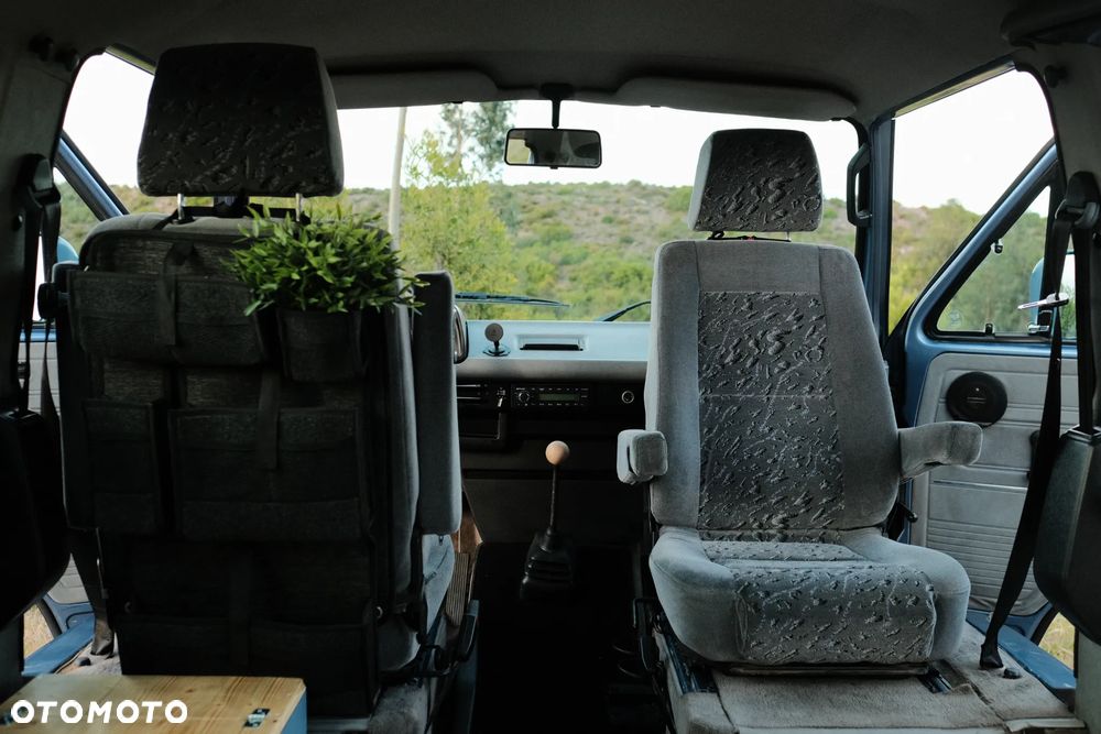 Volkswagen Multivan - 17