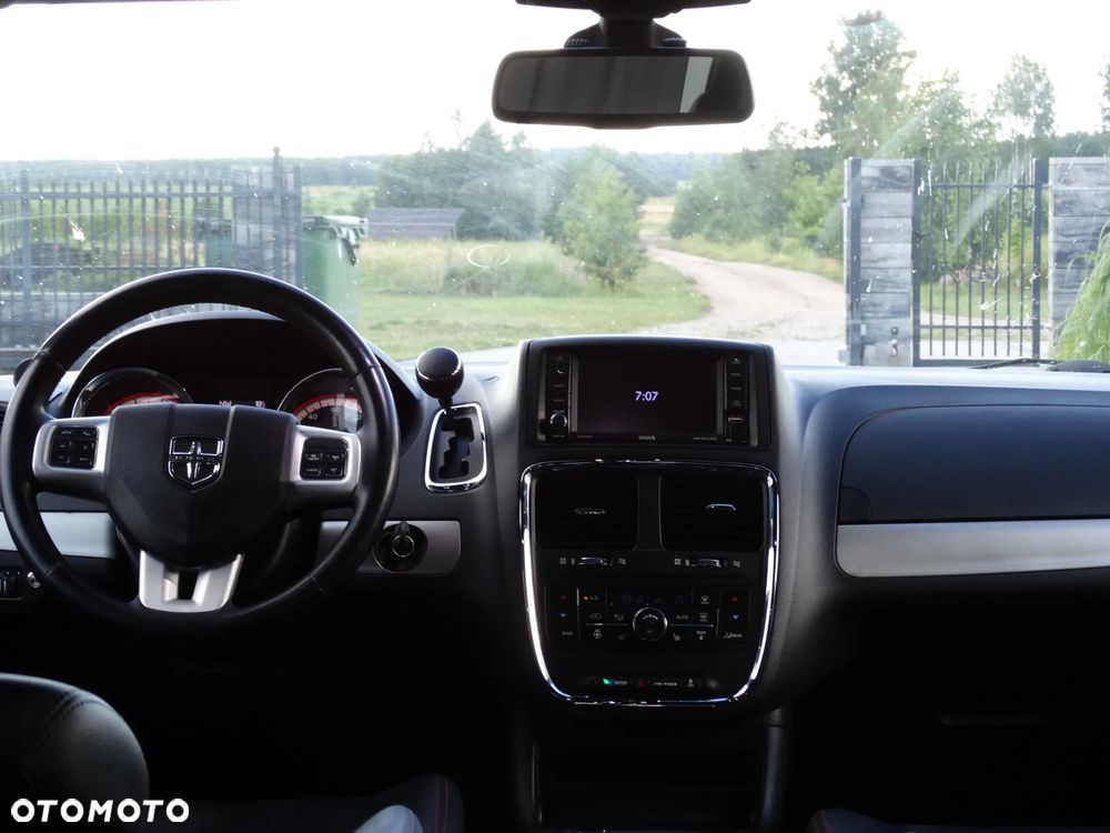 Dodge Grand Caravan 3.6 R/T - 21