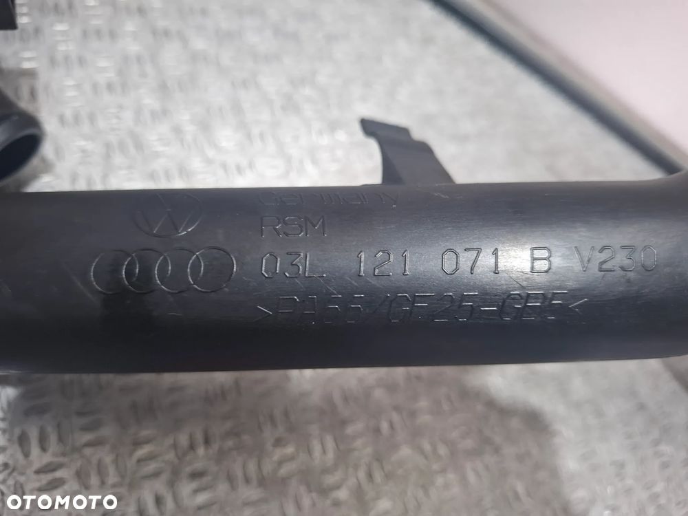 Rura wąż wody Audi A4 B8 2,0 TDI nr 03L121071B - 2