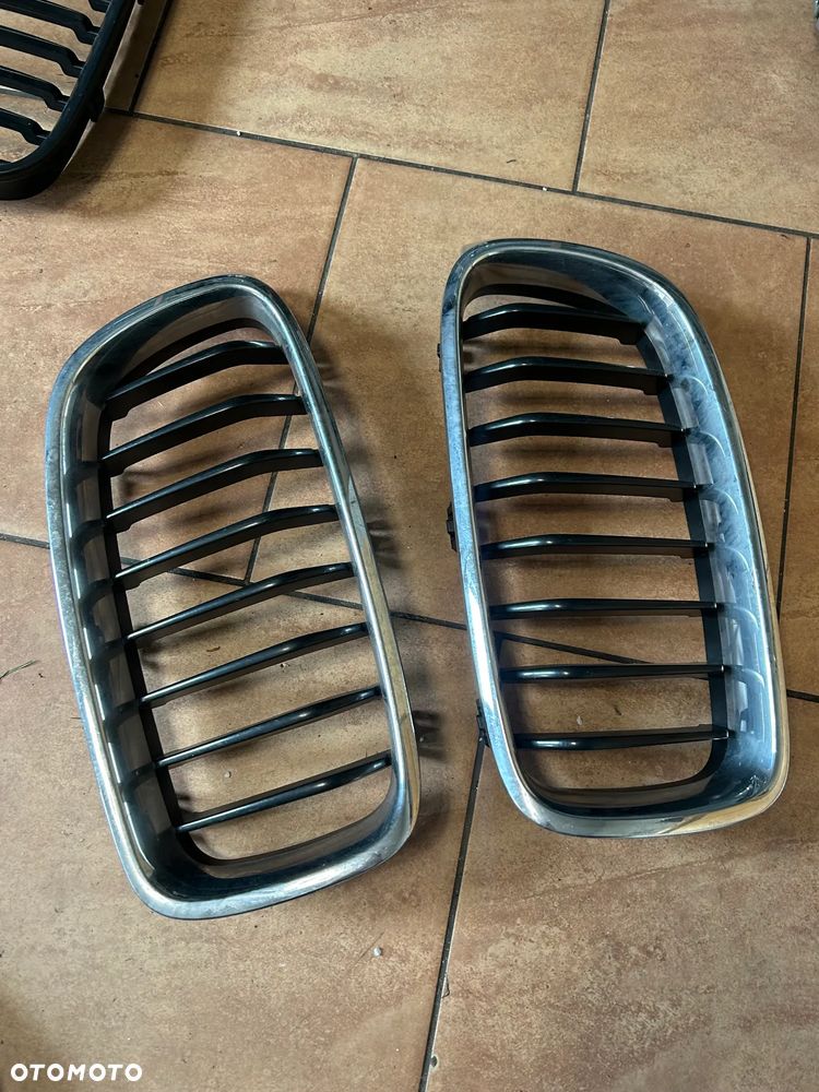 ATRAPA GRILL NERKA BMW F30 LEWA PRAWA 7255412 7255411