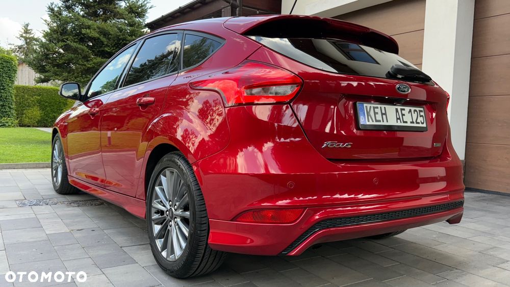 Ford Focus 1.0 EcoBoost Start-Stopp-System ST-LINE DESIGN - 17