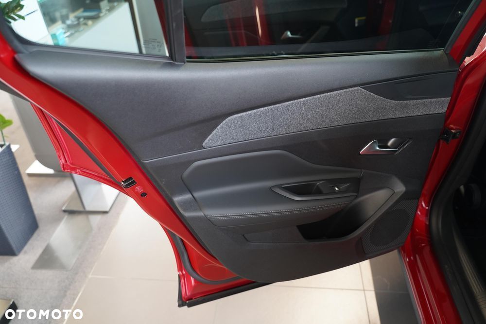 Peugeot 408 1.2 PureTech mHEV Allure S&S e-DSC6 - 7