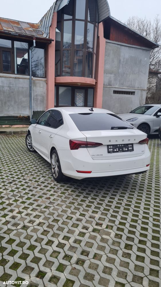 Skoda Octavia 2.0 TDI DSG 4X4 Style - 4