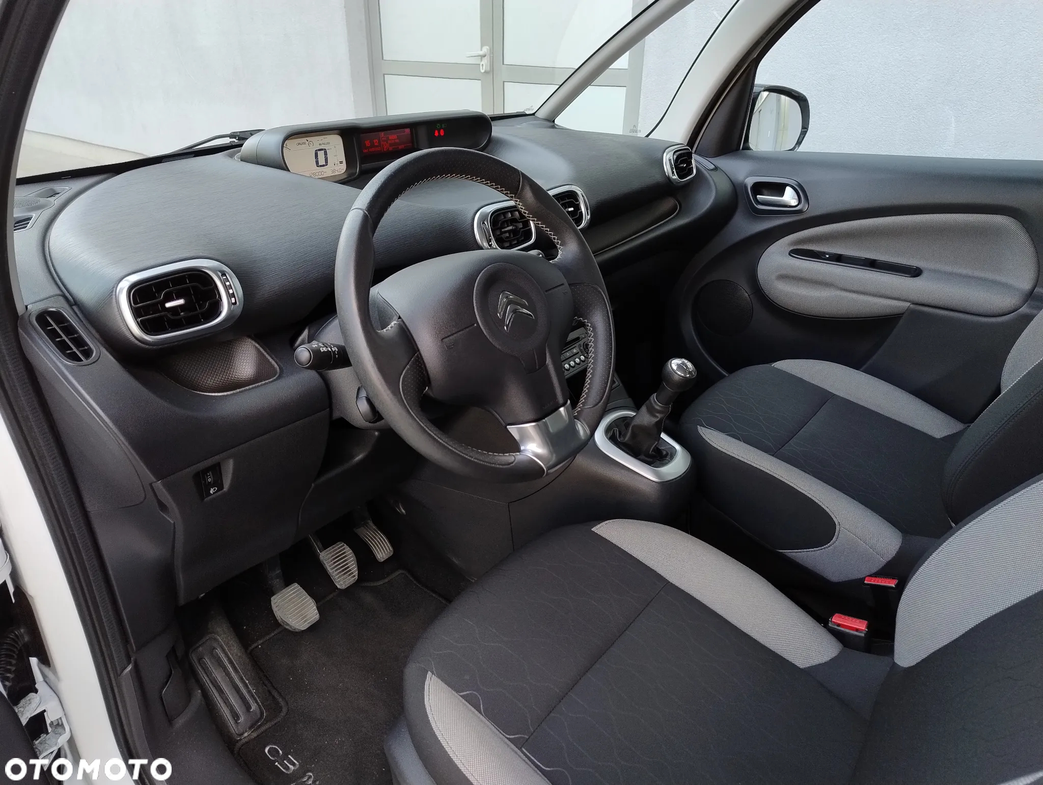 Citroën C3 Picasso 1.4i Exclusive - 8