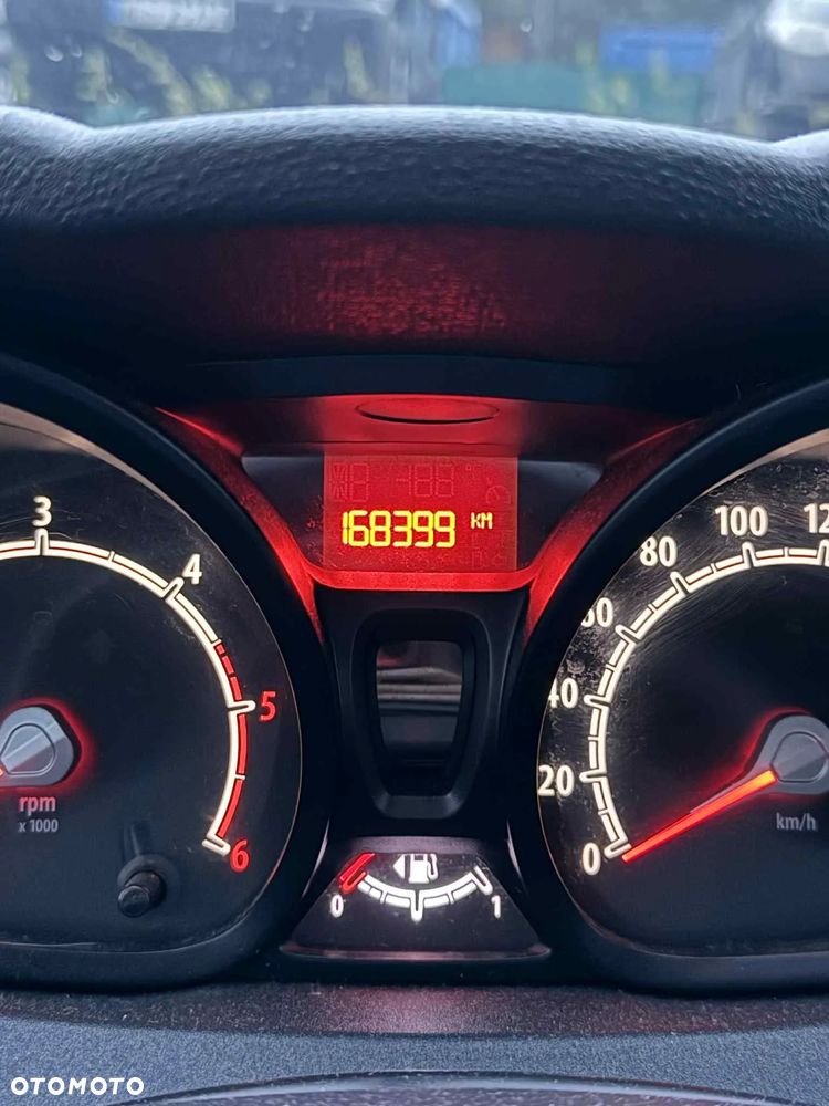 Ford Fiesta 1.4 TDCi Ambiente - 12