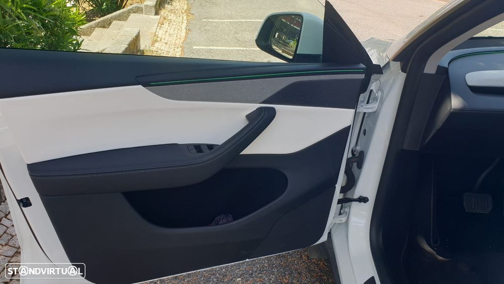 Tesla Model Y Long Range Tração Integral Premium - 17