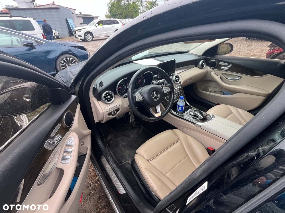 Mercedes-Benz Klasa C 300 7G-TRONIC AMG Line - 7