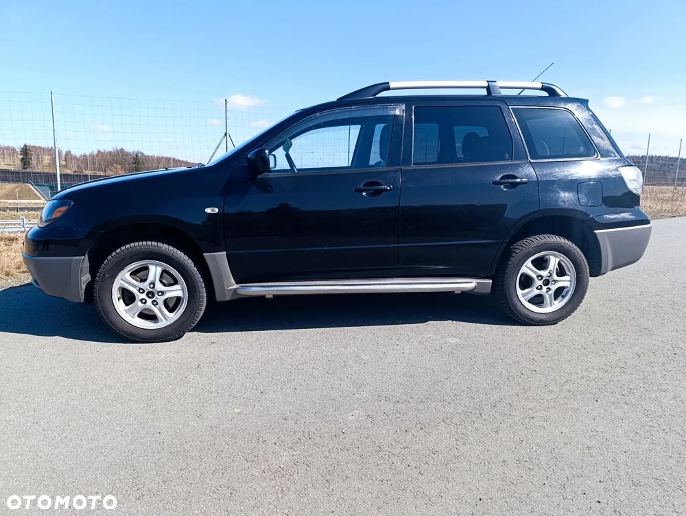Mitsubishi Outlander 2.0 Comfort 4WD - 7