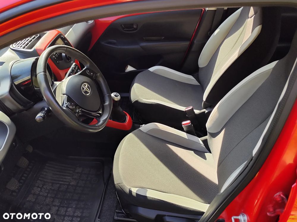 Toyota Aygo x-play - 10