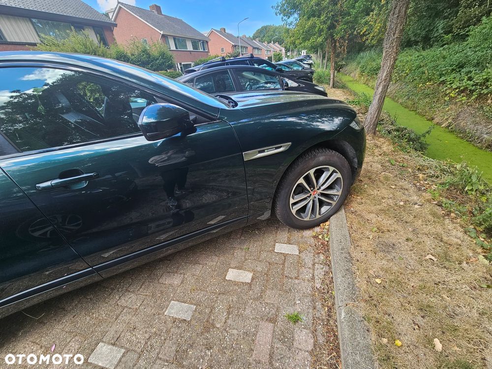 Jaguar F-Pace 2.0 i4D RWD R-Sport - 8