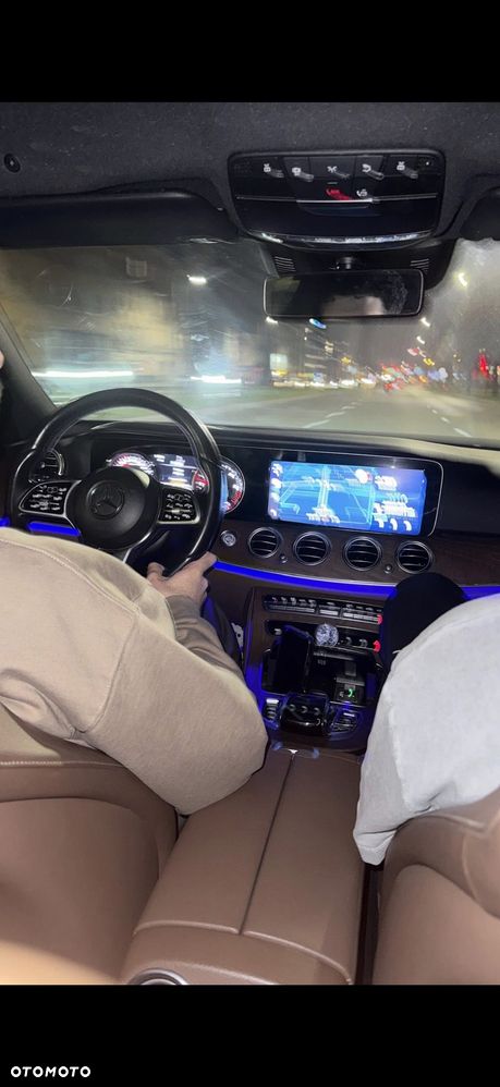 Mercedes-Benz Klasa E 220 d 4-Matic 9G-TRONIC - 6