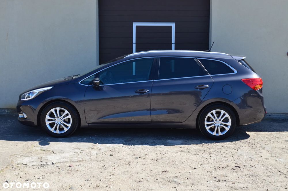 Kia Ceed 1.4 CVVT Fifa World Cup Edition - 3