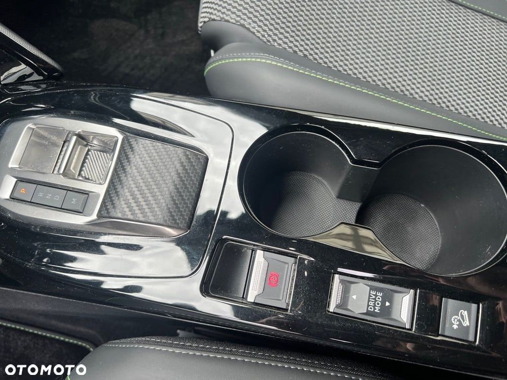 Peugeot 2008 1.2 PureTech GT S&S EAT8 - 17