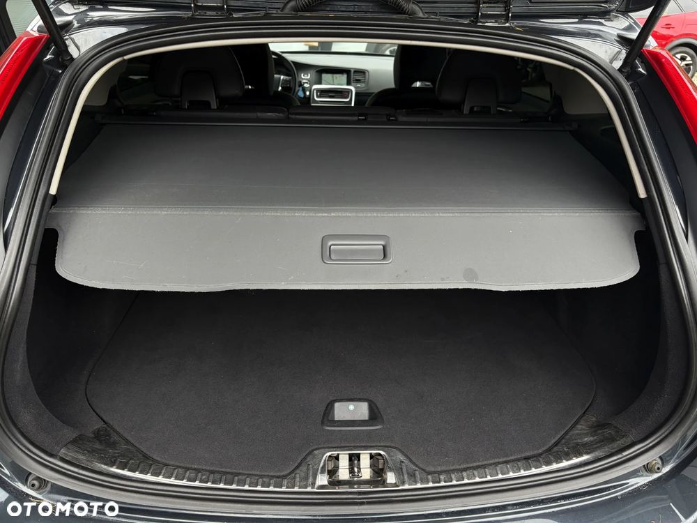 Volvo V60 D4 Geartronic Momentum - 34