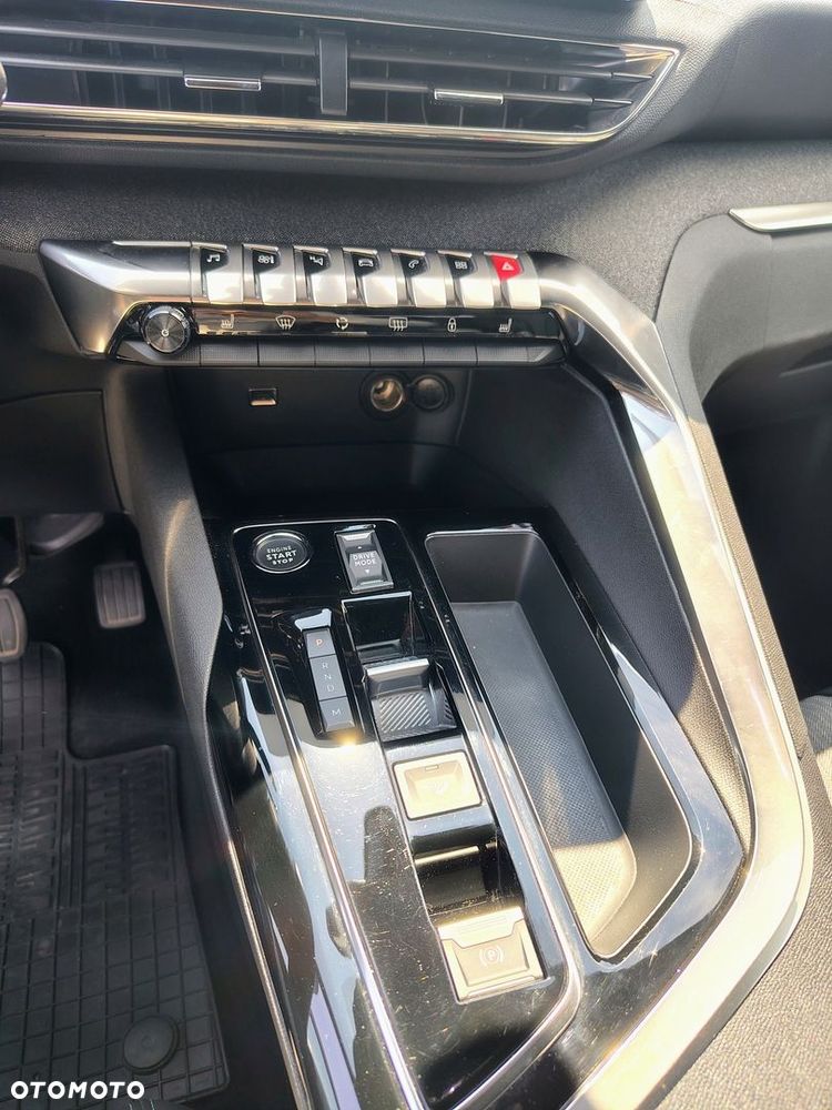 Peugeot 3008 1.2 PureTech Active Pack S&S EAT8 - 22