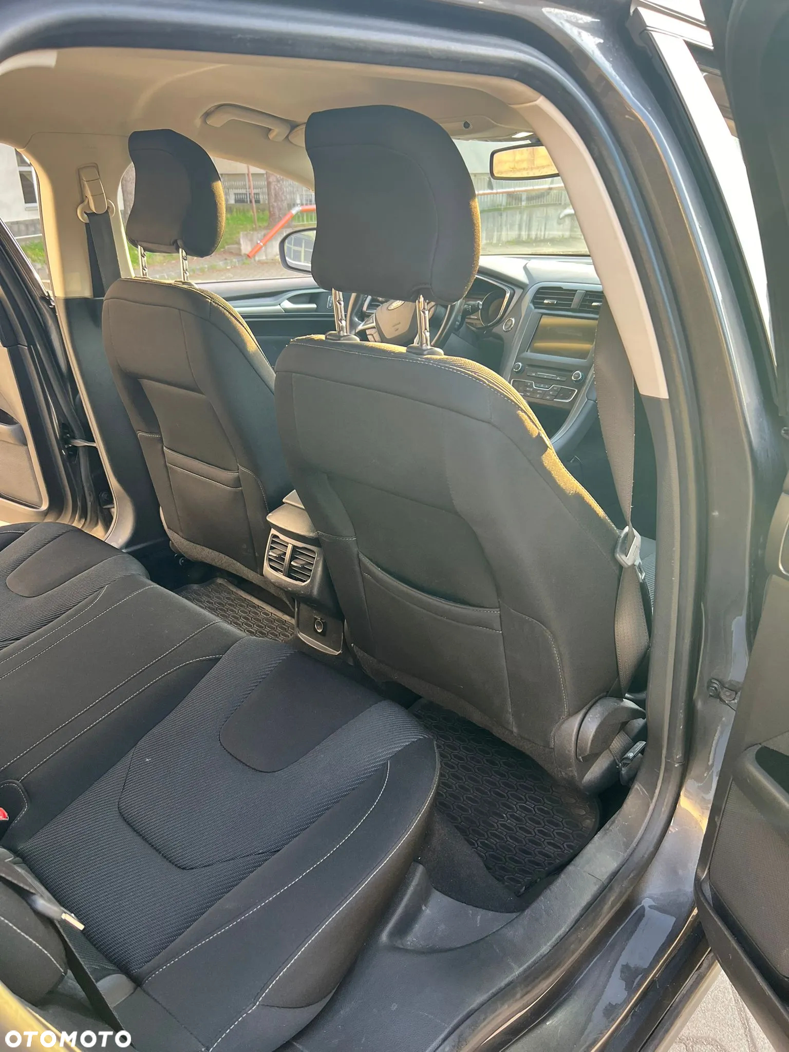 Ford Mondeo 2.0 EcoBoost Titanium - 30