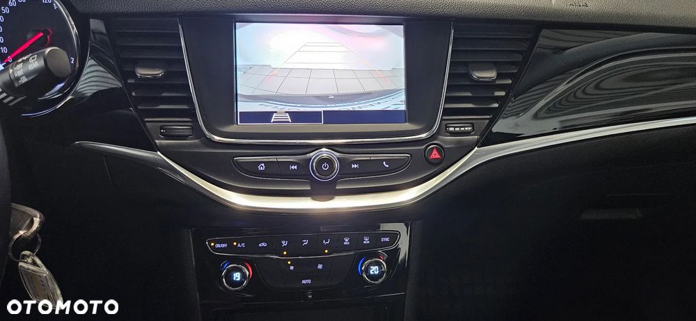 Opel Astra 1.4 T Elegance S&S - 10