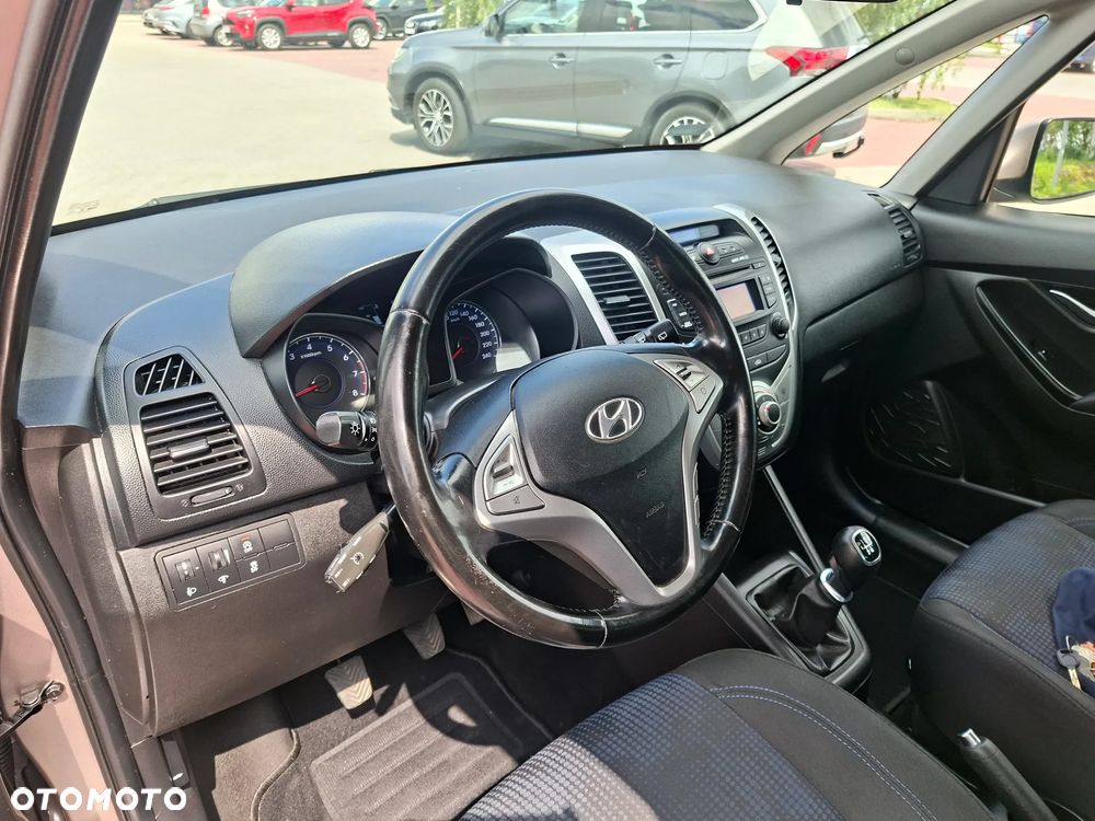 Hyundai ix20 1.4 BlueDrive Classic + - 6