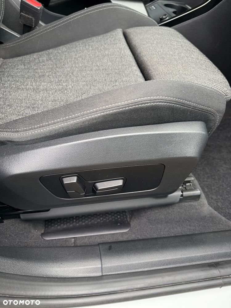 BMW Seria 2 218i - 18