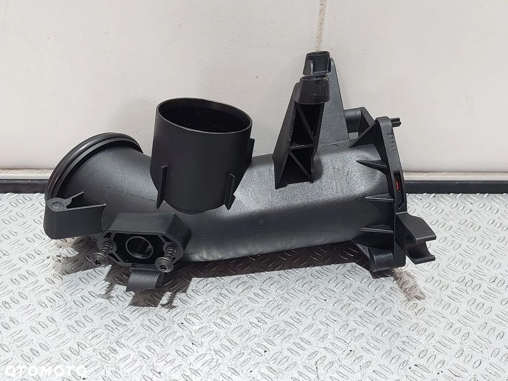 PRZEWÓD POWIETRZA RURKA VW 1,4 TFSI KOD CTH R2012 NR 03C145861F - 3