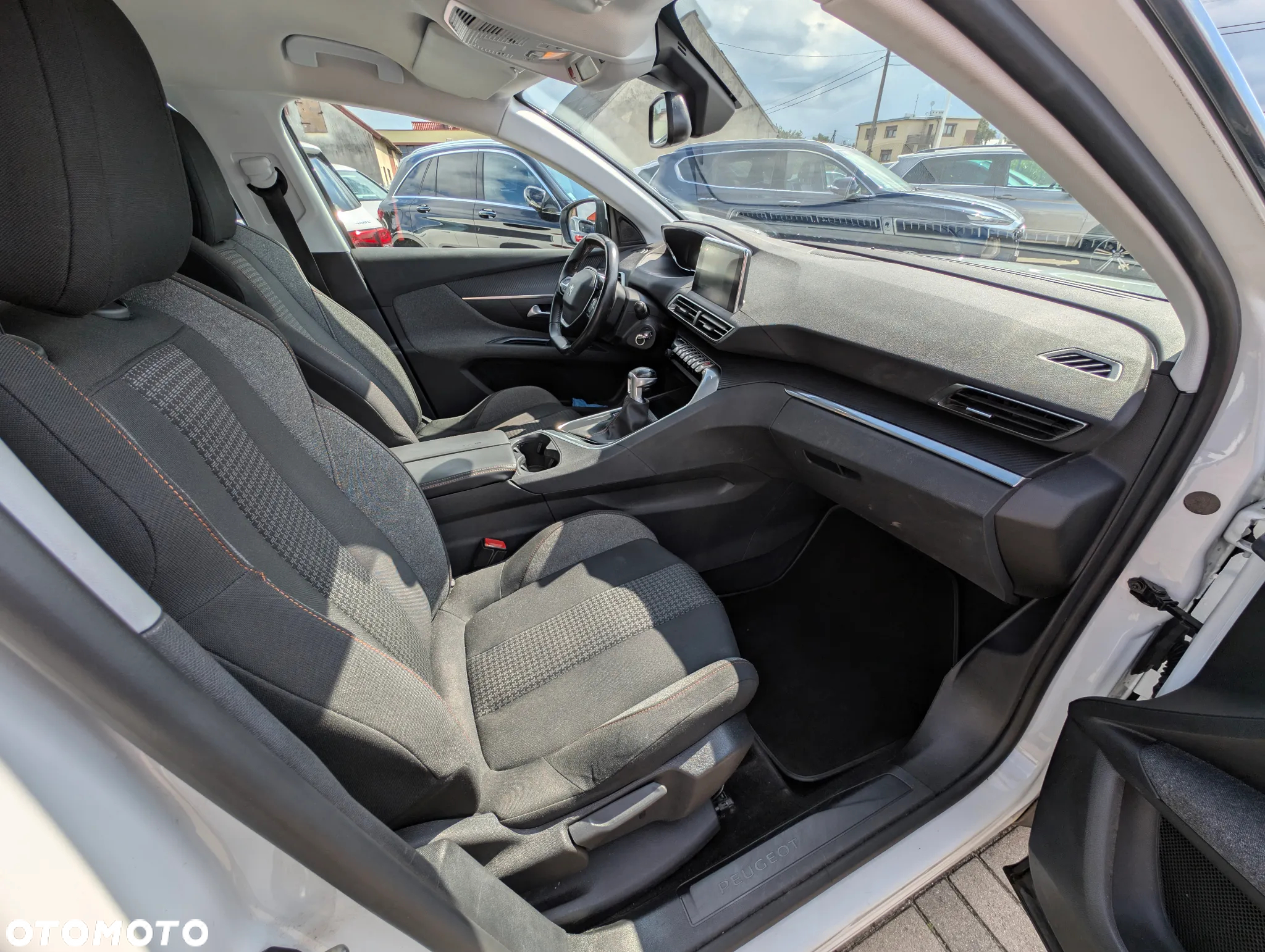 Peugeot 5008 1.2 PureTech Active Pack S&S - 24